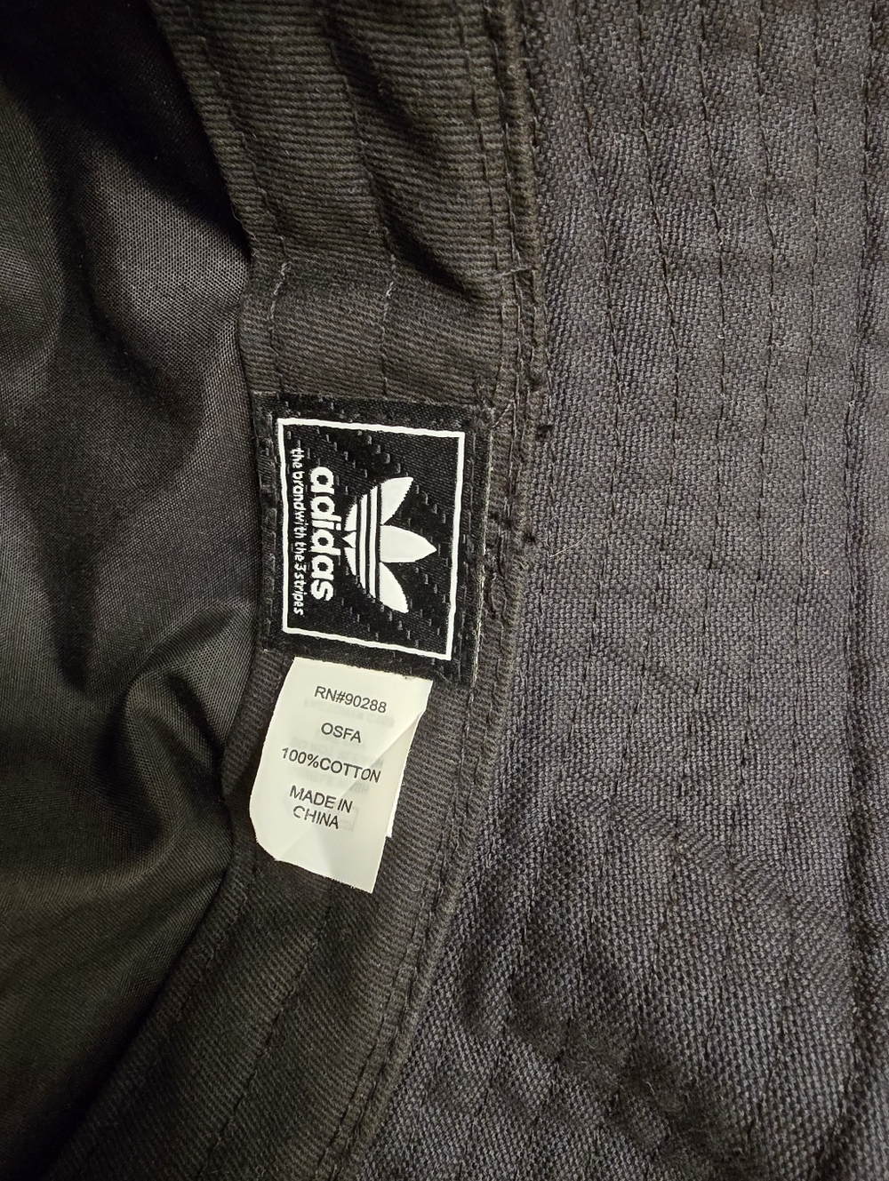 Adidas Originals Bucket Hat in black with a white trefoil patterned band OS - Picture 5 of 5